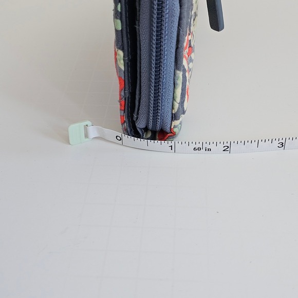 Vera Bradley Quilted Floral Wallet Zip Around Clutch Turn Lock Gray Paisley - Picture 9 of 9